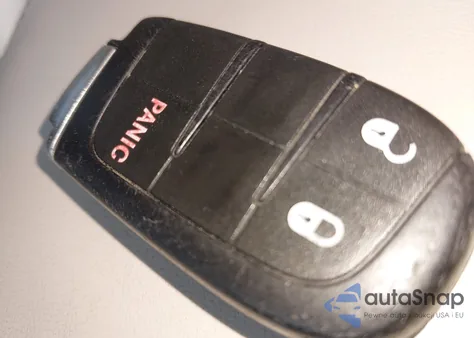 2015 Chrysler 300 Limited z USA, uszkodzony, nr VIN 2C3CCAAG9FH742928